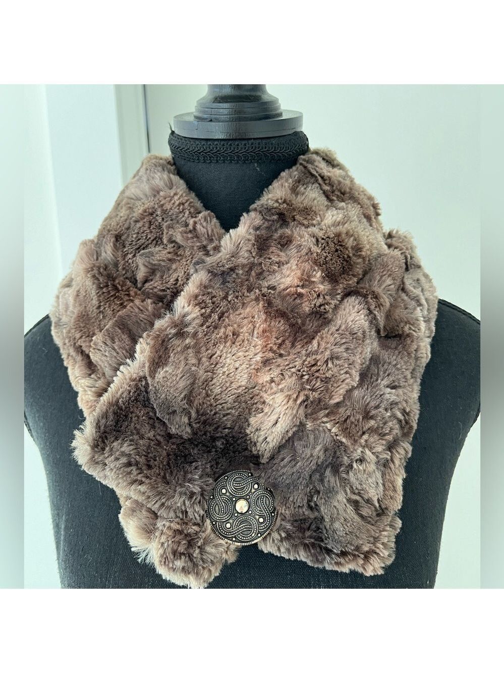SCARF Faux Fur Brown Soft Fuzzy Infinity Style & Round Scarf Clip
